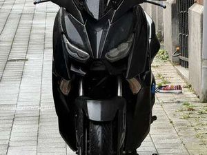 X MAX TECHMAX 125 AKRAPOVIC