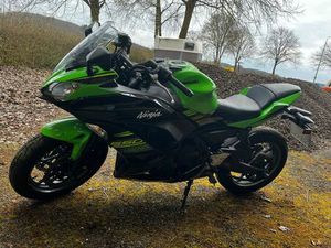 KAWASAKI NINJA 650