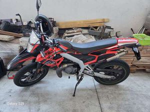 APRILIA SX 50 ROSSO