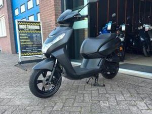 PEUGEOT KISBEE BROMSCOOTER — SCOOTERS | PEUGEOT — MARKTPLAATS