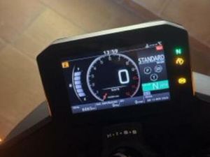 HONDA - CB750 HORNET