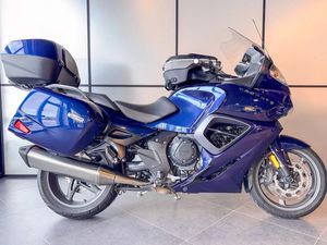 TRIUMPH TROPHY SE • 2013