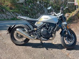 BRIXTON CROSSFIRE 500 – TRÈS BON ÉTAT