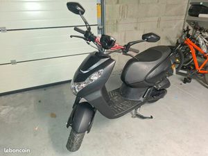 VEND SCOOTER PEUGEOT STREETZONE