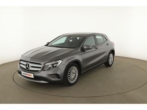 MERCEDES-BENZ GLA 180 D INTUITION