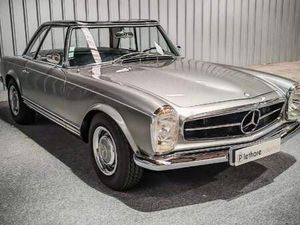 MERCEDES-BENZ 230SL PAGODE