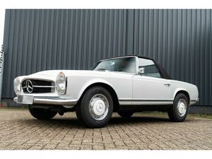 1964 MERCEDES-BENZ 230 SL PAGODA