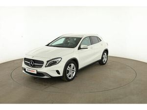 MERCEDES-BENZ GLA 180 SENSATION