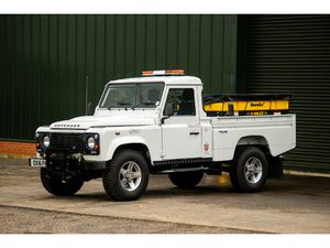 2016 LAND ROVER DEFENDER 110 'HIGH CAPACITY PICK UP' - 402 MILES