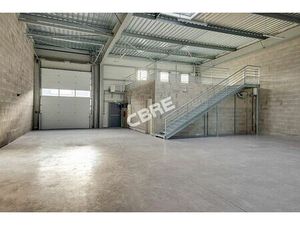 Location local d'activités CROISSY BEAUBOURG 372 m²