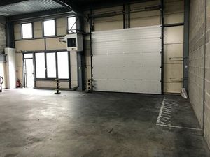 Location local d'activités LE THILLAY 470 m²