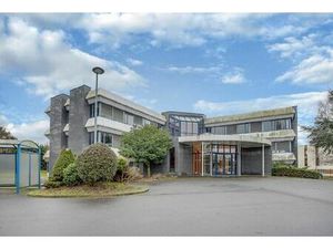 Location local d'activités LES ULIS 850 m²