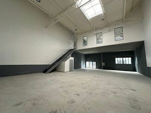 Location local d'activités VAUX LE PENIL 6 118 m²