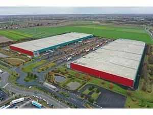 Location entrepôt / local d'activités LAUWIN PLANQUE 18 870 m²