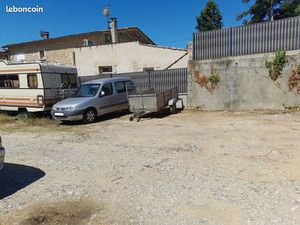 Parking pour véhicules – Auto  Camping-car  Bateau  Moto – Proche Valence