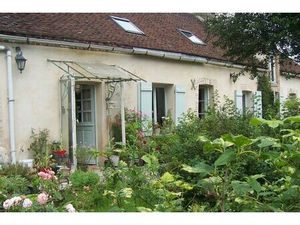 Maison ancienne avec terrain  au calme.