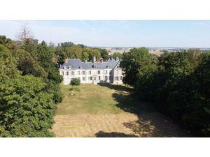 Château des XVIe et XIXe siècles entre Gannat et Vichy