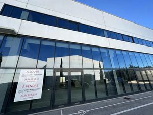 Local commercial 290 m2 à Puget sur Argens