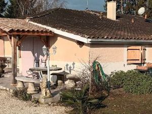 Maison entièrement MEUBLEE. T2 RDC. 32 m2 avec terrasse et parking