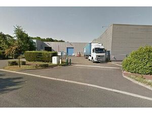 Location local d'activités TAVERNY 1 500 m²