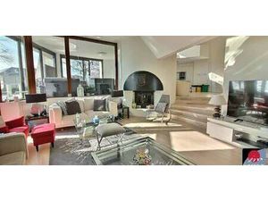 Maison avec jardin et terrasse Grilly (01)