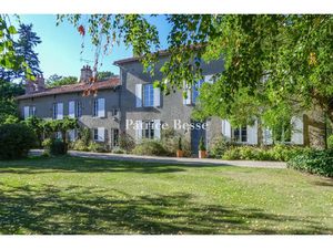 Vente maison 11 pièces 472 m² à Parthenay (79200)  530 000 €