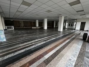 A VENDRE : ENSEMBLE COMMERCIAL !