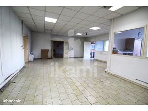 Local 356 m² Montélier