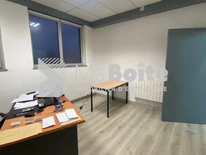 Location locaux professionnels 15 m² à Balbigny (42510)  200 €