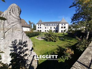 Maison 18 pièce(s)  LA TOUR-D'AUVERGNE