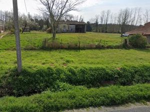 Vente terrain 685 m² à Donnezac (33860)  27 400 €