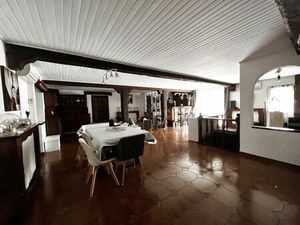 Vente maison 10 pièces 251m2 Arles-sur-Tech 66150 - 246000 € - Surface Privée