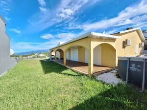 Vente maison 4 pièces 106 m² Saint-Pierre (97410)