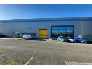 Location local d'activités TAVERNY 3 163 m²