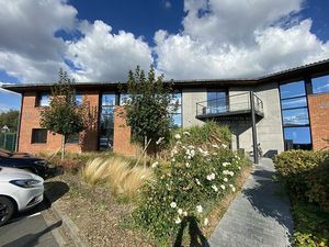 Location bureau LEZENNES 170 m²