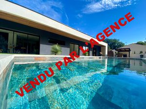 Maison contemporaine T5 avec piscine et double garage
