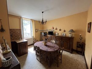 Vente maison 6 pièces 190 m² à Coupiac (12550)  65 000 €
