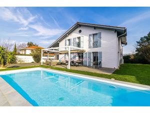 Vente maison 5 pièces 168 m² à Urrugne (64122)  950 000 €