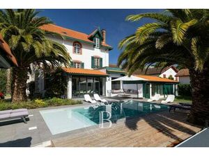 Maison de luxe de 6 pièces en location à Biarritz  France