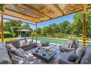 Villa de 5 chambres de luxe en location Lacoste  France