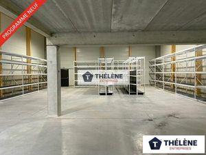 Location local commercial 1818m2 Gallargues-le-Montueux 30660 - 13483 € - Surface Privée