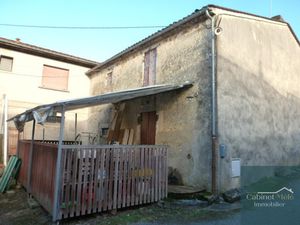 Prés CREON IMMEUBLE A USAGE DE COMMERCE ET HABITATION (SO