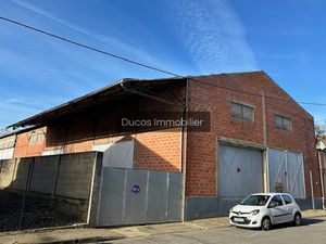Grand garage en parfait état à Marmande