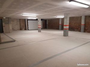 Particulier loue place de parking voiture et moto