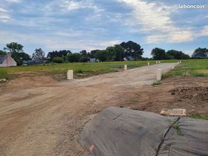 Terrain à bâtir de 472 m² à LOCTUDY  viabilisé et libre de constructeur. Dépôt de permis i