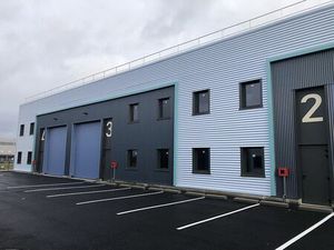 Vente/Location local d'activités ST VULBAS 1 473 m²