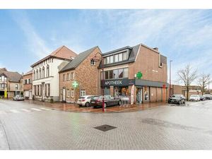 Centraal gelegen opbrengsteigendom te koop