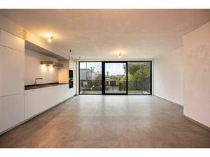 Appartement en triplex avec 2 chambres  bureau  terrasse et