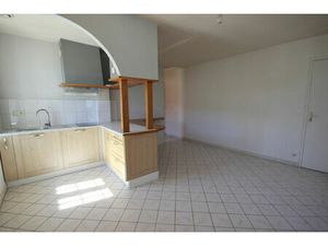 Location appartement 2 pièces 39m2 Orthez 64300 - 400 € - Surface Privée
