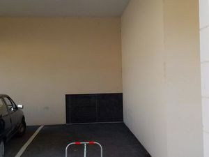 Parking sécurisé couvert dans résidence récente rue gambetta